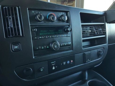 Used 2019 Chevrolet Express 3500 RWD image 15