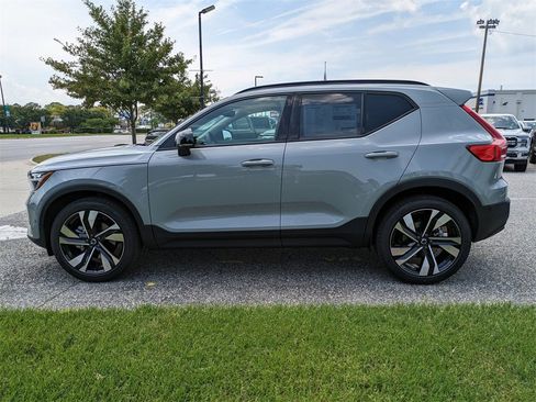 New 2026 Volvo XC40 B5 Ultra w/ Protection Package Premier image 7