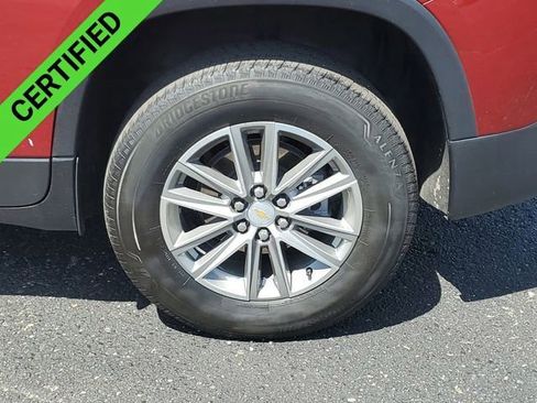 Certified 2023 Chevrolet Traverse LT FWD image 33