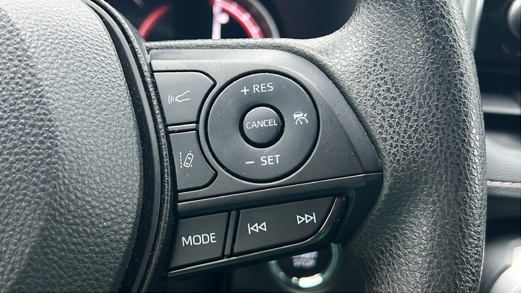 Used 2024 Toyota RAV4 XLE AWD/4WD image 21