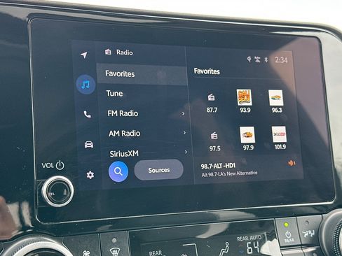 Used 2023 Toyota Highlander XLE image 18