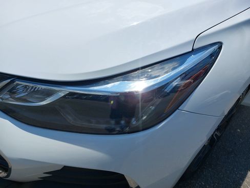 Used 2019 Chevrolet Cruze LT w/ Convenience Package FWD image 30