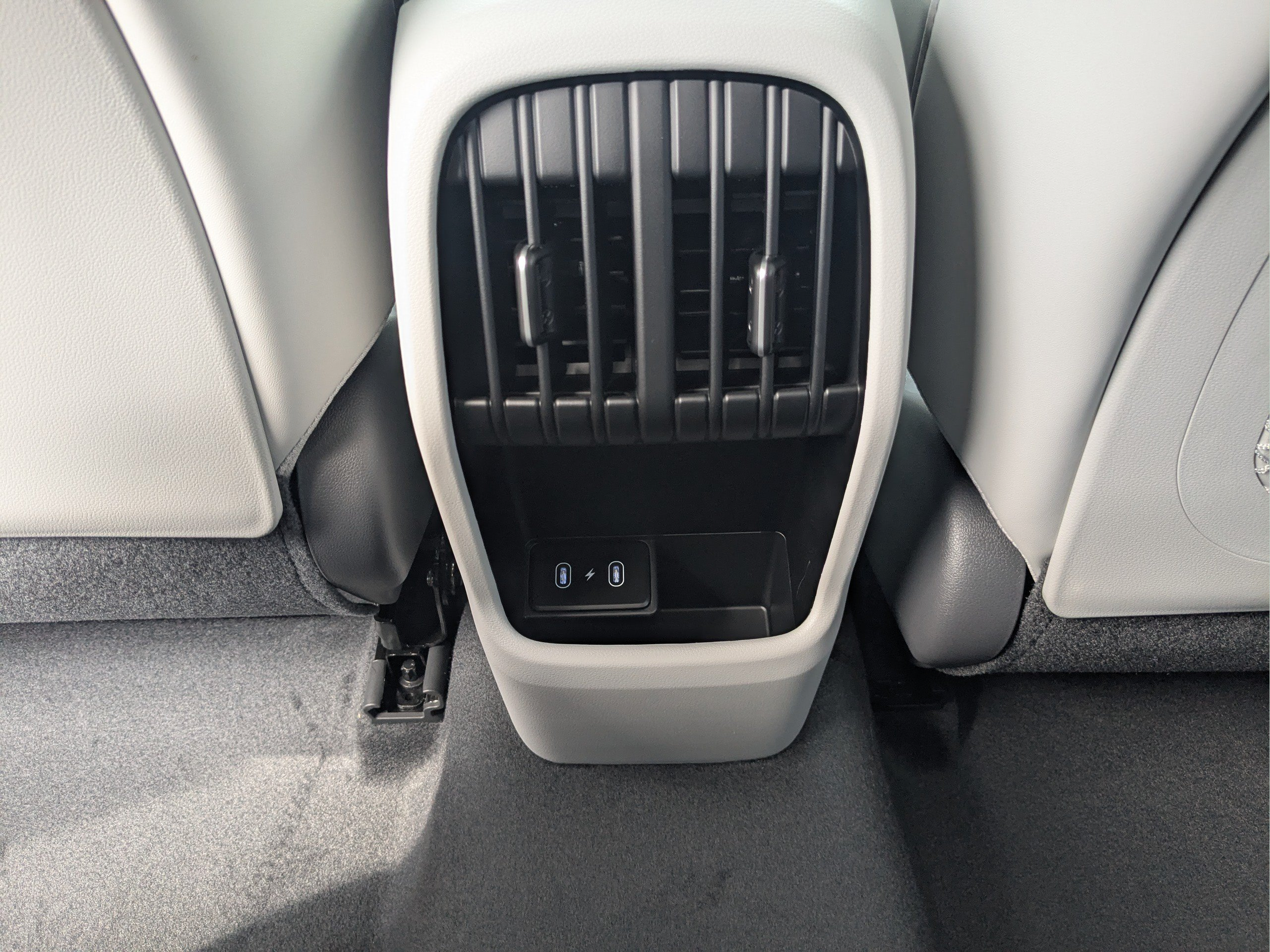 New 2027 Hyundai Kona Limited FWD image 18