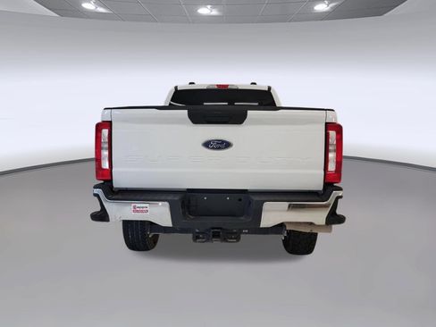Certified 2025 Ford F250 XLT w/ FX4 Off-Road Package AWD/4WD image 8