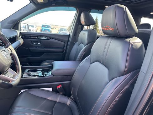 Used 2024 Honda Pilot TrailSport image 12