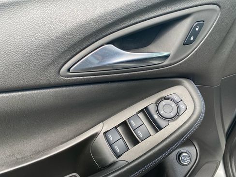 Used 2025 Buick Encore GX Sport Touring AWD/4WD image 23