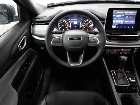 New 2025 Jeep Compass Latitude w/ Sun & Sound Group image 11