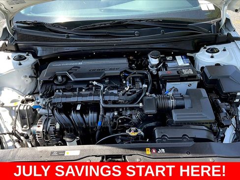 Used 2025 Hyundai Elantra Limited FWD image 35