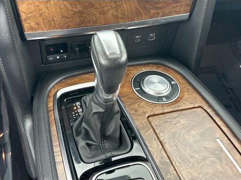 Used 2024 Nissan Armada SL image 17