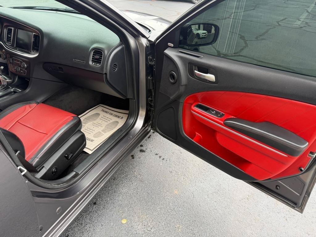 Used 2015 Dodge Charger R/T w/ Plus Group RWD image 25