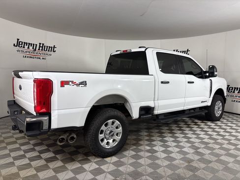 Used 2023 Ford F250 XLT w/ FX4 Off-Road Package image 4