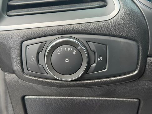 Used 2015 Ford Edge SE image 15