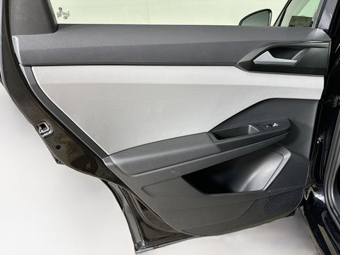 Used 2022 Volkswagen Taos SE image 25