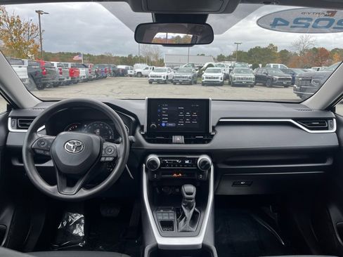 Used 2024 Toyota RAV4 LE image 22