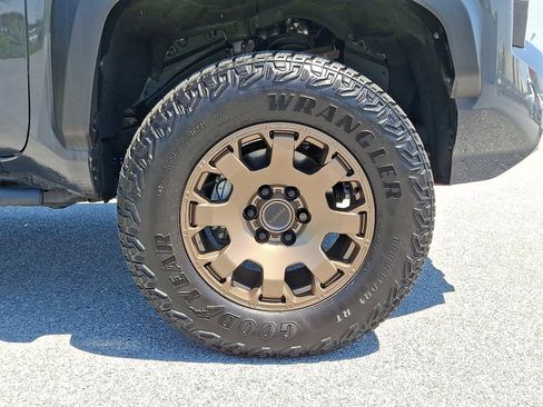Used 2025 Toyota Tacoma 4x4 Double Cab Hybrid w/ Tow Tech Package image 9