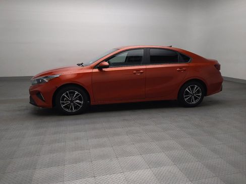 Used 2023 Kia Forte LXS w/ LXS Technology Package FWD image 2
