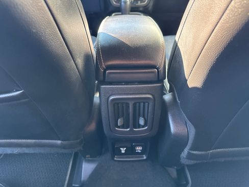 Used 2021 Jeep Compass Latitude image 32