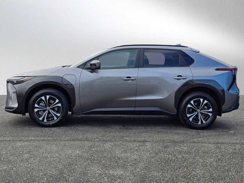 Used 2024 Toyota bZ4X XLE w/ Weather Package image 4