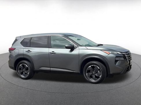 Used 2025 Nissan Rogue SV FWD image 16