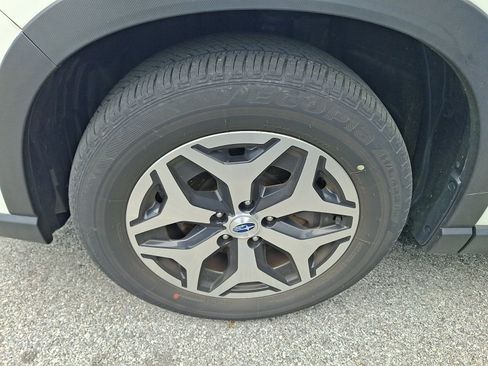 Used 2023 Subaru Forester Premium AWD/4WD image 4