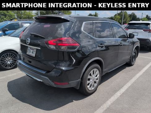 Used 2018 Nissan Rogue S FWD image 3