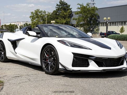 Used 2024 Chevrolet Corvette Z06 w/ Z07 Performance Package RWD image 12