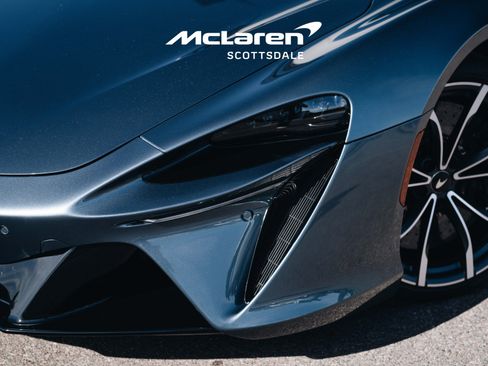 Used 2023 McLaren Artura RWD image 16