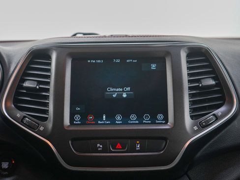 Used 2021 Jeep Cherokee Trailhawk w/ Trailer Tow Group AWD/4WD image 15