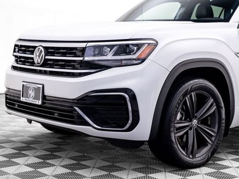 Used 2022 Volkswagen Atlas Cross Sport SEL R-Line AWD/4WD image 39