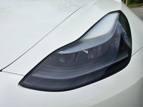 Used 2022 Tesla Model 3 Long Range AWD/4WD image 27