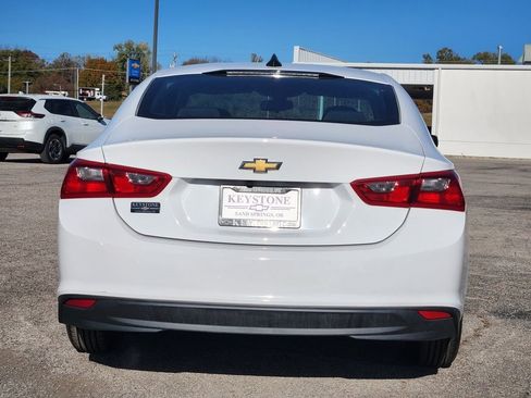 Used 2022 Chevrolet Malibu LS image 3