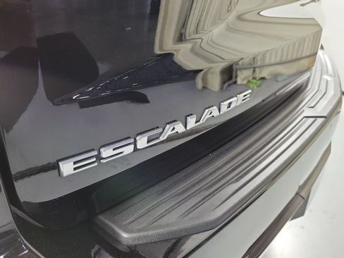 Used 2024 Cadillac Escalade ESV Sport Platinum AWD/4WD image 5