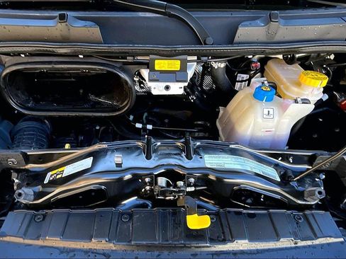 Used 2025 RAM ProMaster 2500 w/ Convenience Group image 11