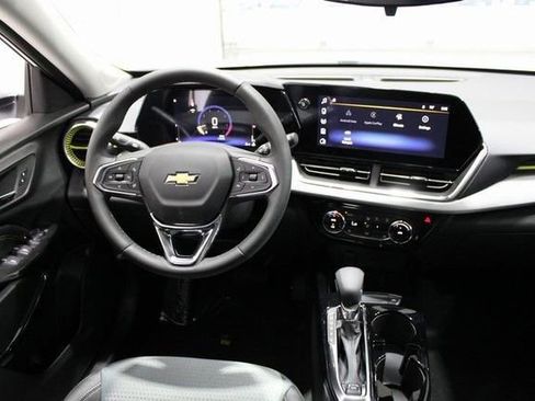 New 2026 Chevrolet Trax LT w/ Driver Confidence Package FWD image 15