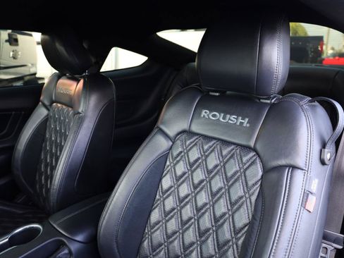 Used 2021 Ford Mustang GT Premium w/ GT Performance Package RWD image 9