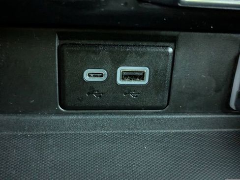 Used 2024 Chevrolet Suburban LT w/ Luxury Package image 26