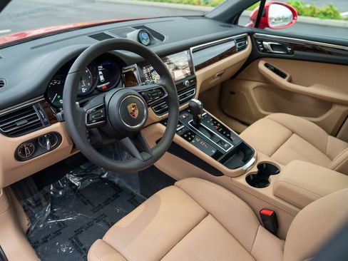 New 2026 Porsche Macan S image 4