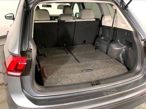 Used 2021 Volkswagen Tiguan S FWD image 4