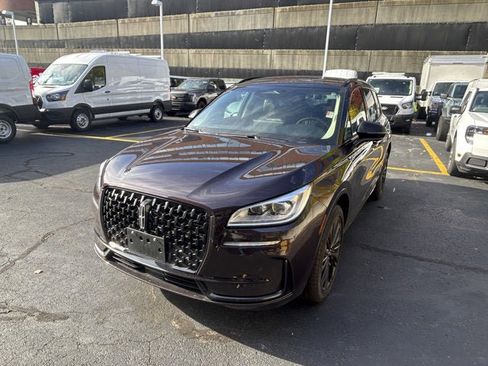 Used 2023 Lincoln Corsair Reserve w/ Equipment Group 201A image 3