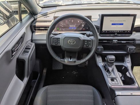 Used 2026 Toyota RAV4 SE AWD/4WD image 16