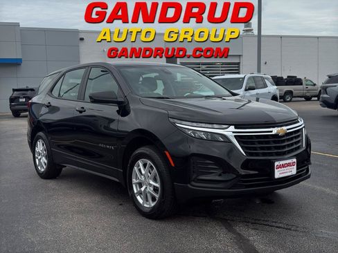 Certified 2024 Chevrolet Equinox LS w/ Driver Confidence II Package AWD/4WD image 1
