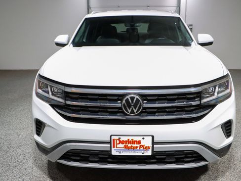 Used 2022 Volkswagen Atlas Cross Sport SE w/ Black Wheel Package AWD/4WD image 4