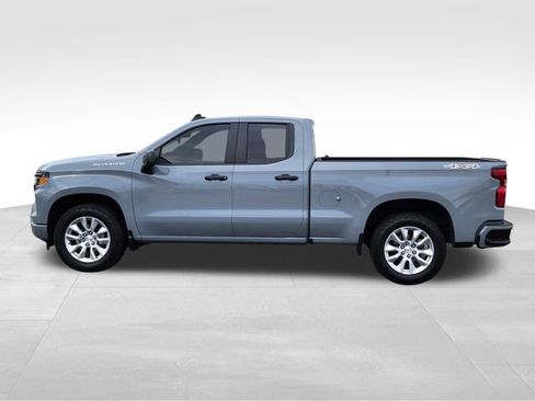 Used 2025 Chevrolet Silverado 1500 Custom image 6