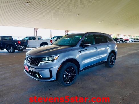 Used 2023 Kia Sorento SX image 2