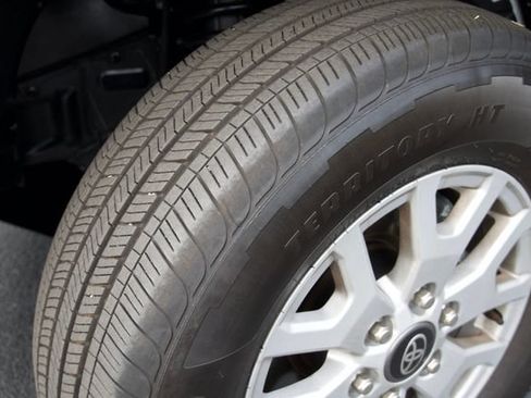 Used 2026 Toyota Tacoma SR5 AWD/4WD image 12