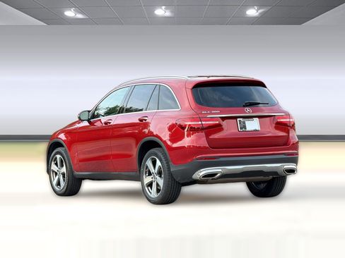 Used 2019 Mercedes-Benz GLC 300 image 3