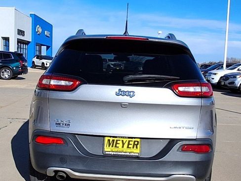 Used 2017 Jeep Cherokee Limited image 7