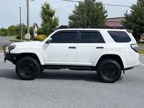 Used 2021 Toyota 4Runner Venture w/ Moonroof Package AWD/4WD image 5