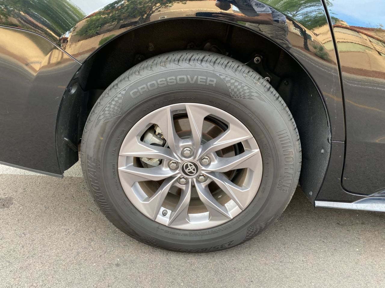 Used 2024 Toyota Sienna XLE FWD image 23