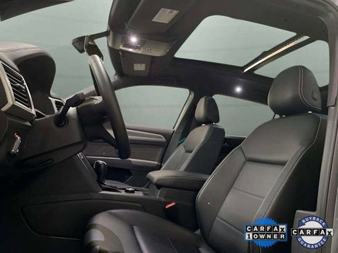 Used 2023 Volkswagen Atlas Cross Sport SE w/ Panoramic Sunroof Package image 26